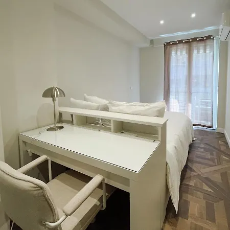 Charming Apartment, Air-conditioned And Centrally Located Apartman